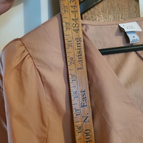 A new day wrap blouse size medium in pink - Picture 6 of 8